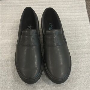 Infinity by Cherokee rush leather uniform slip on slip and oil resistant size8.5